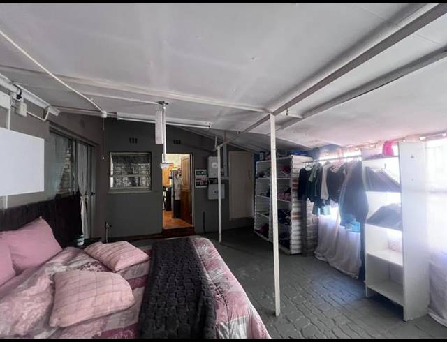 5 BEDROOM HOUSE FOR SALE IN ROODEKRANS